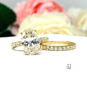 Oval 12x8mm Near Colorless Cubic Zirconia Pave Engagement 10k Yellow Gold Ring SIZE 6 FINAL SALE