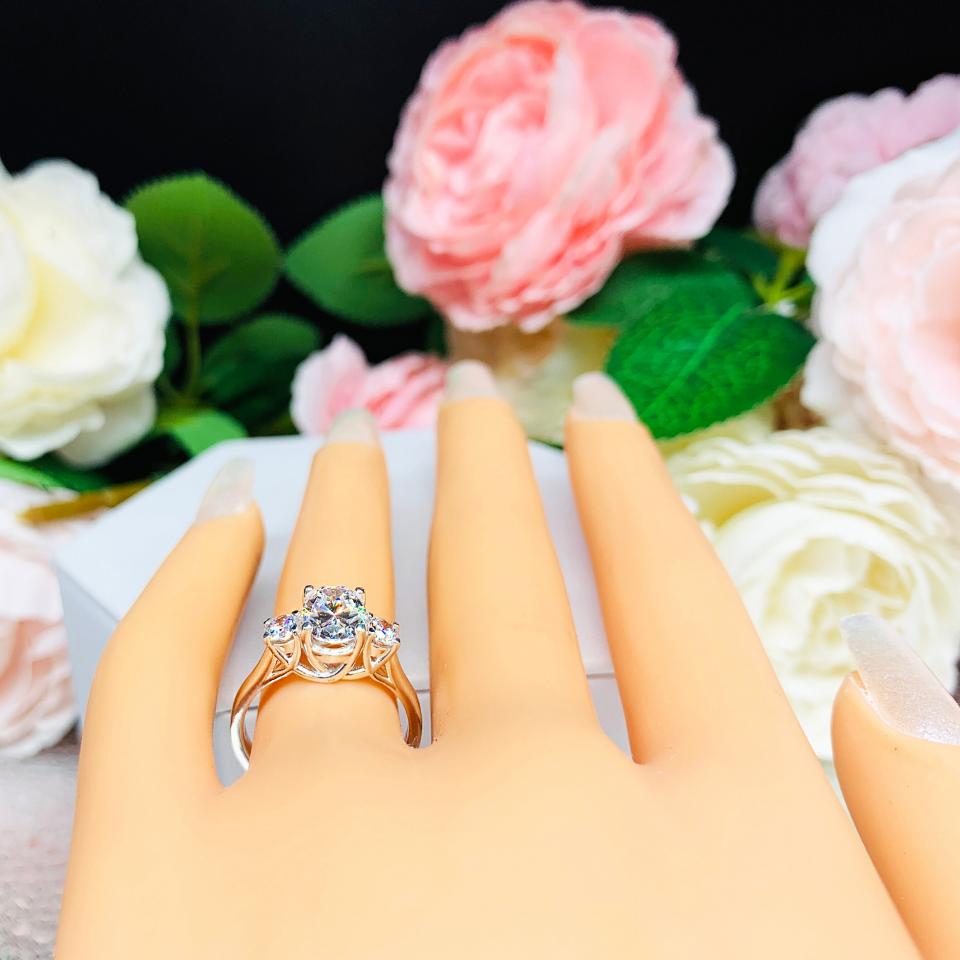Oval 8x6mm Cubic Zirconia Round Accents Engagement Ring