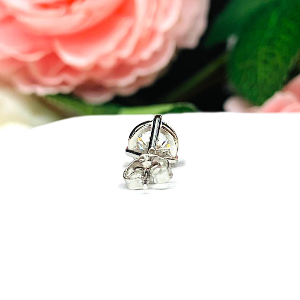 Round Moissanite Martini SINGLE STUD 14k Gold Earring Authentic