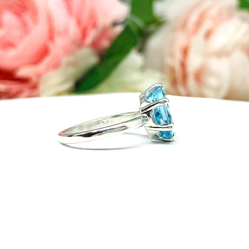 Genuine Sky Blue Topaz 10x8mm Oval Ring Size 4.75