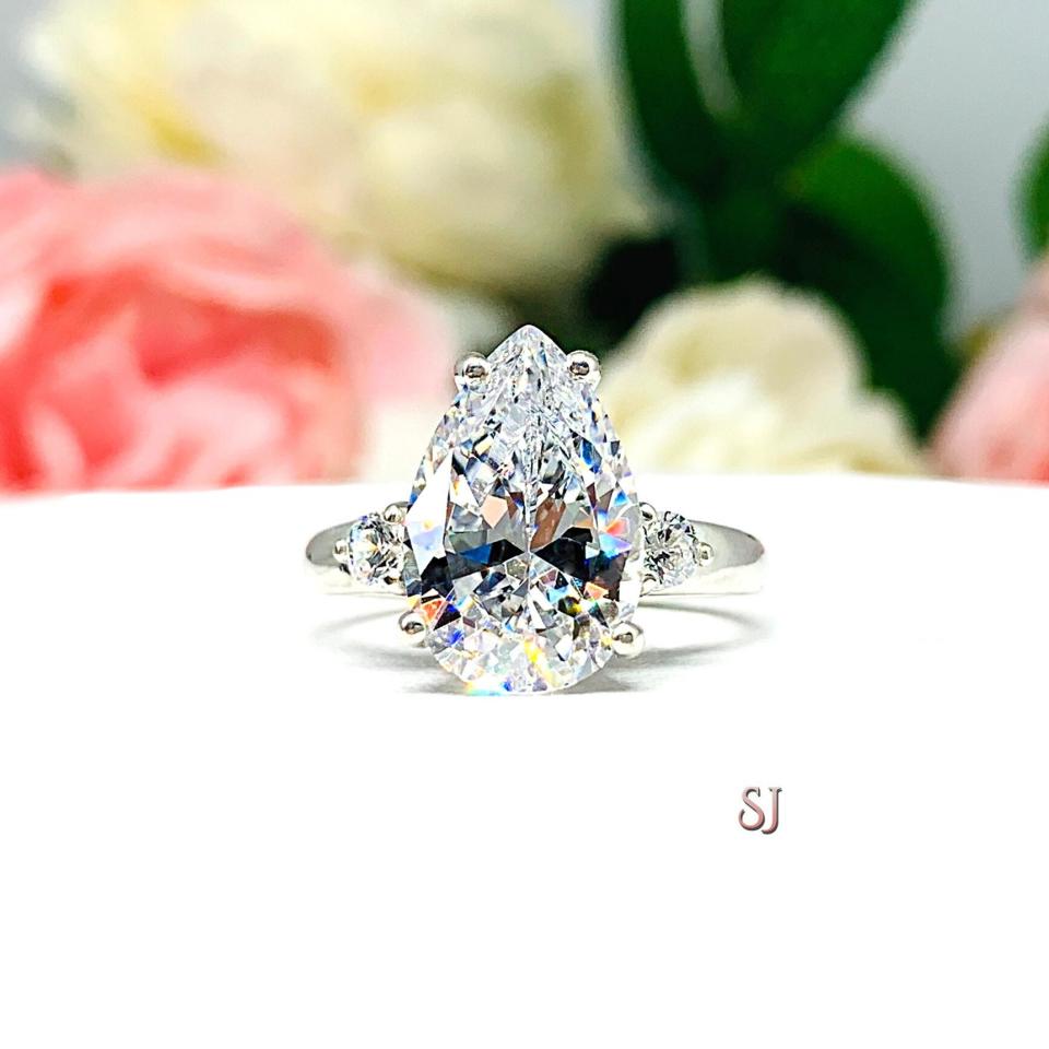 Pear cubic zirconia engagement rings shop