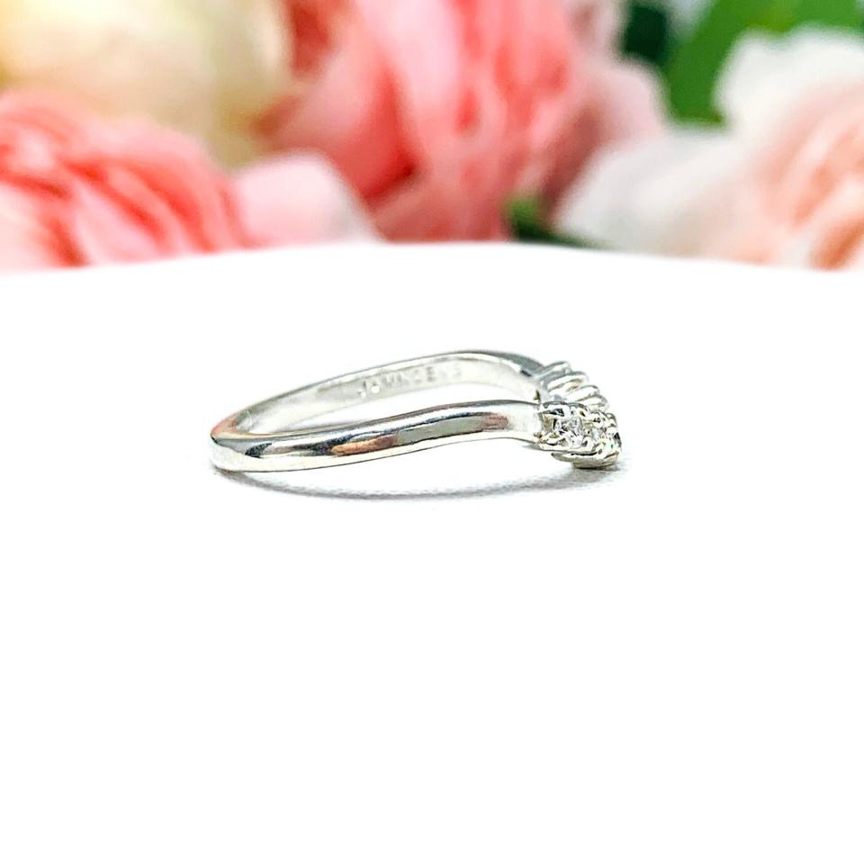 Round 2mm CZ 5 Stone Curved Wedding Band