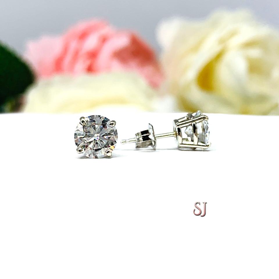 Moissanite Basket 14k Gold Stud Earrings -  Round authentic moissanites - Solid gold settings - FREE 3RD DAY UPS