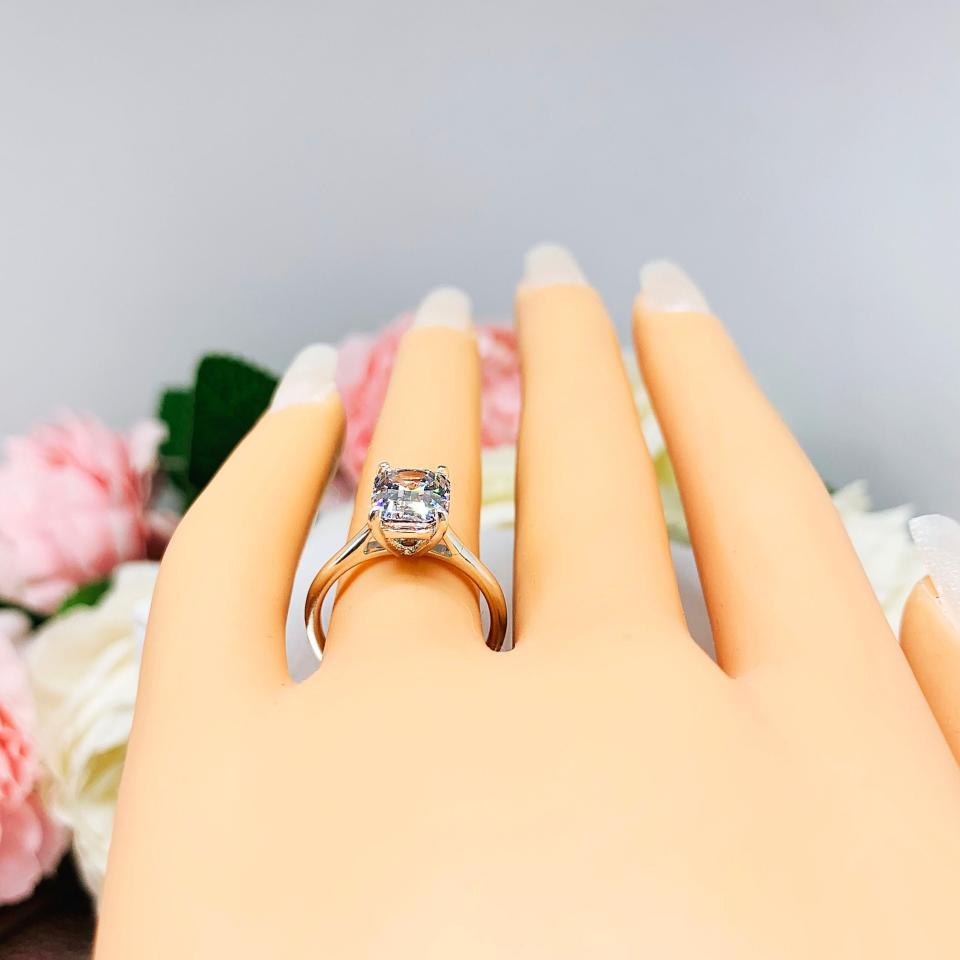 Windmill Cut Emerald Cubic Zirconia Engagement Ring Size 5.5