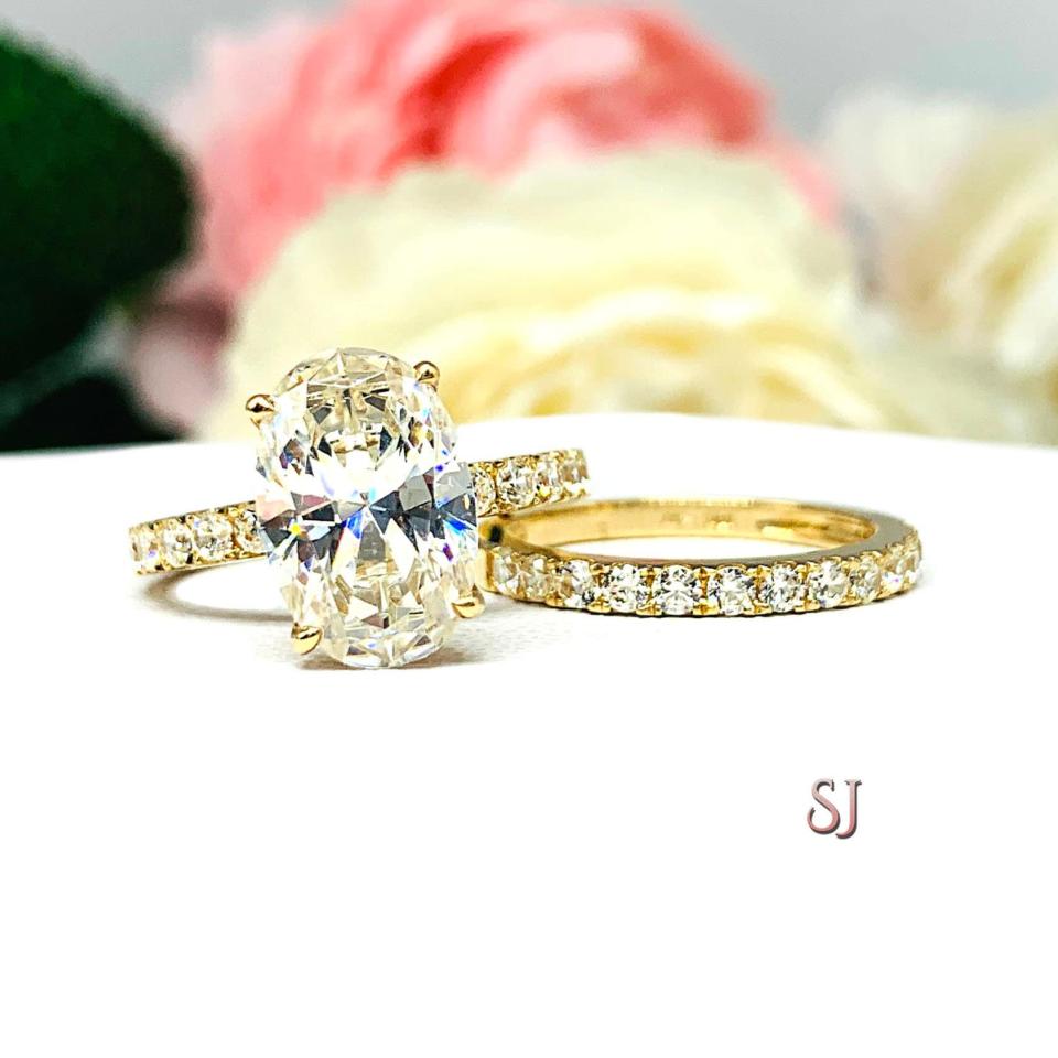 Oval 12x8mm Near Colorless Cubic Zirconia Pave Engagement 10k Yellow Gold Ring SIZE 6 FINAL SALE