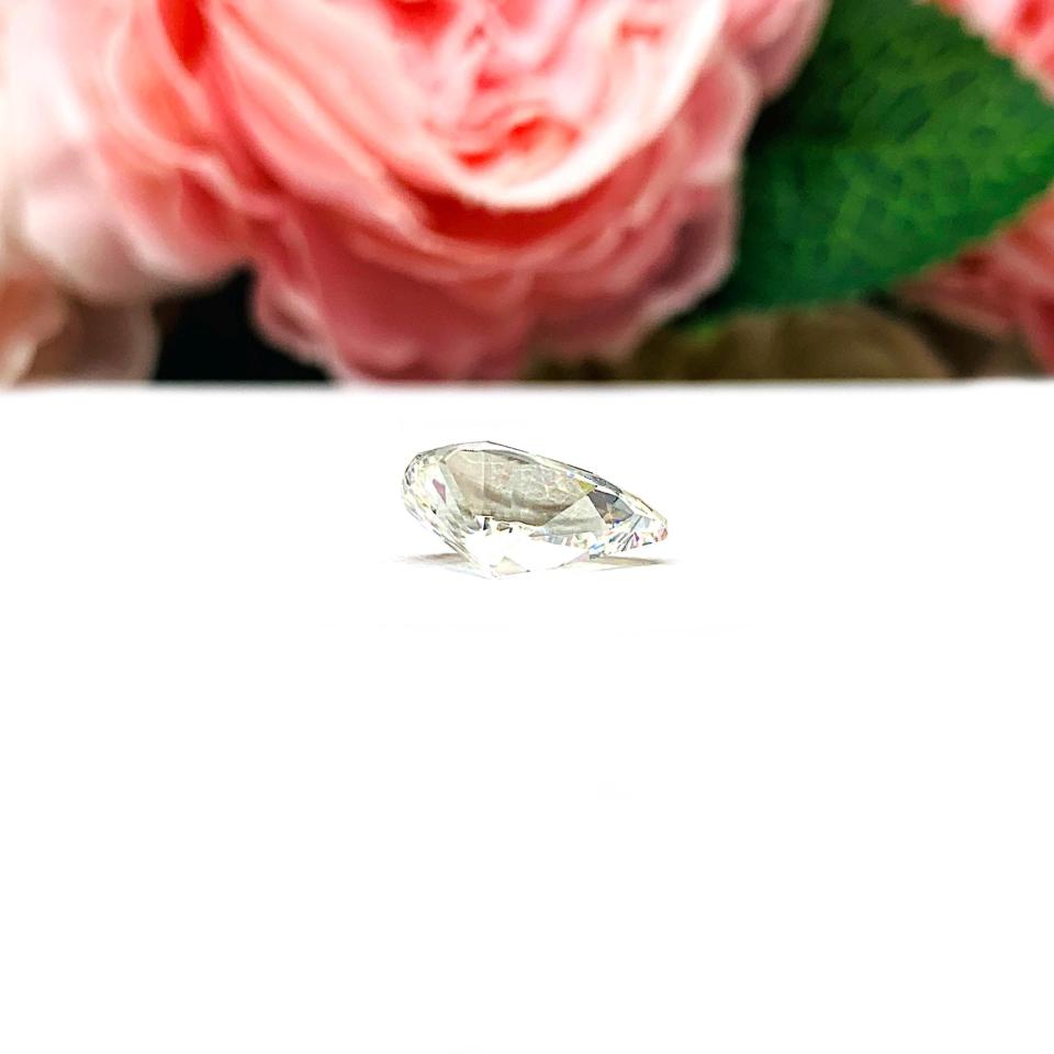 Pear-Cut Cubic Zirconia Loose • 12x8mm (3 carats) Near‑Colorless Diamond Simulant